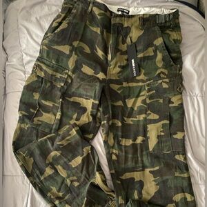 Cadet Kim oversize camo pants